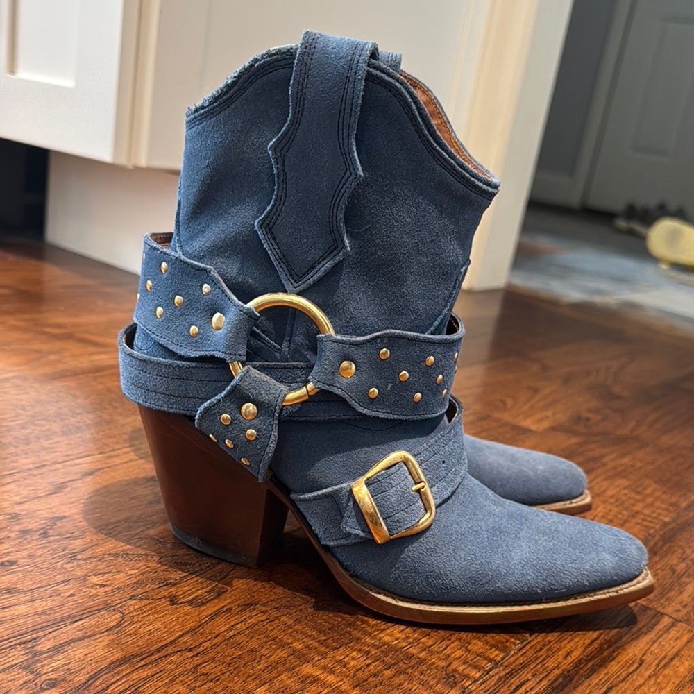 Limited Edition Elvis Presley for American Rebel Blue Suede Harness boot